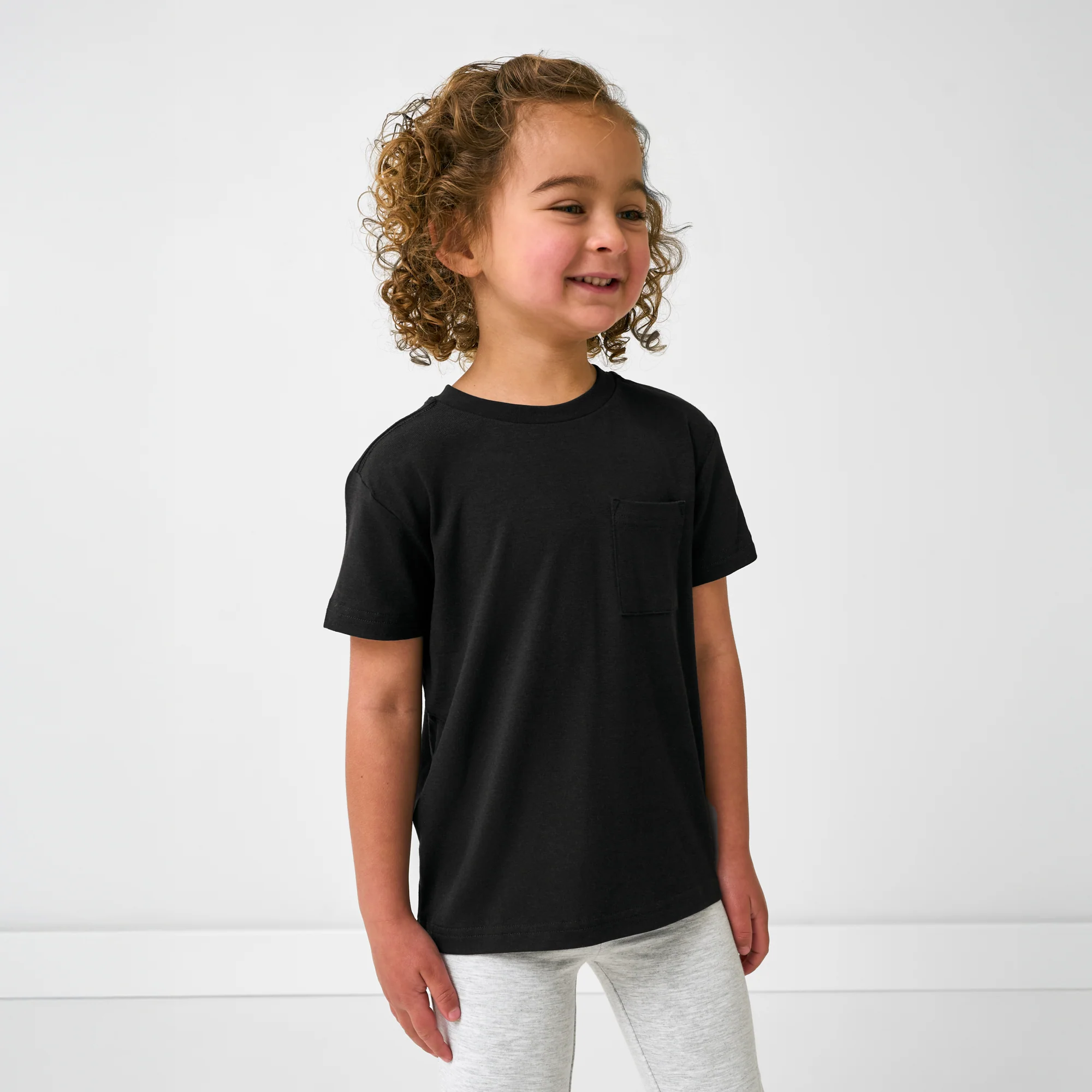 Black Short Sleeve Relaxed Pocket Tee - Image 4