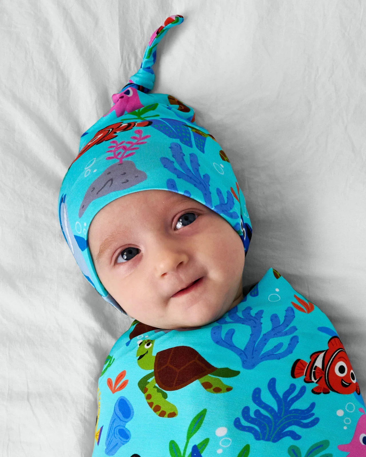 Pixar Nemo's Reef Swaddle & Hat Set - Image 2