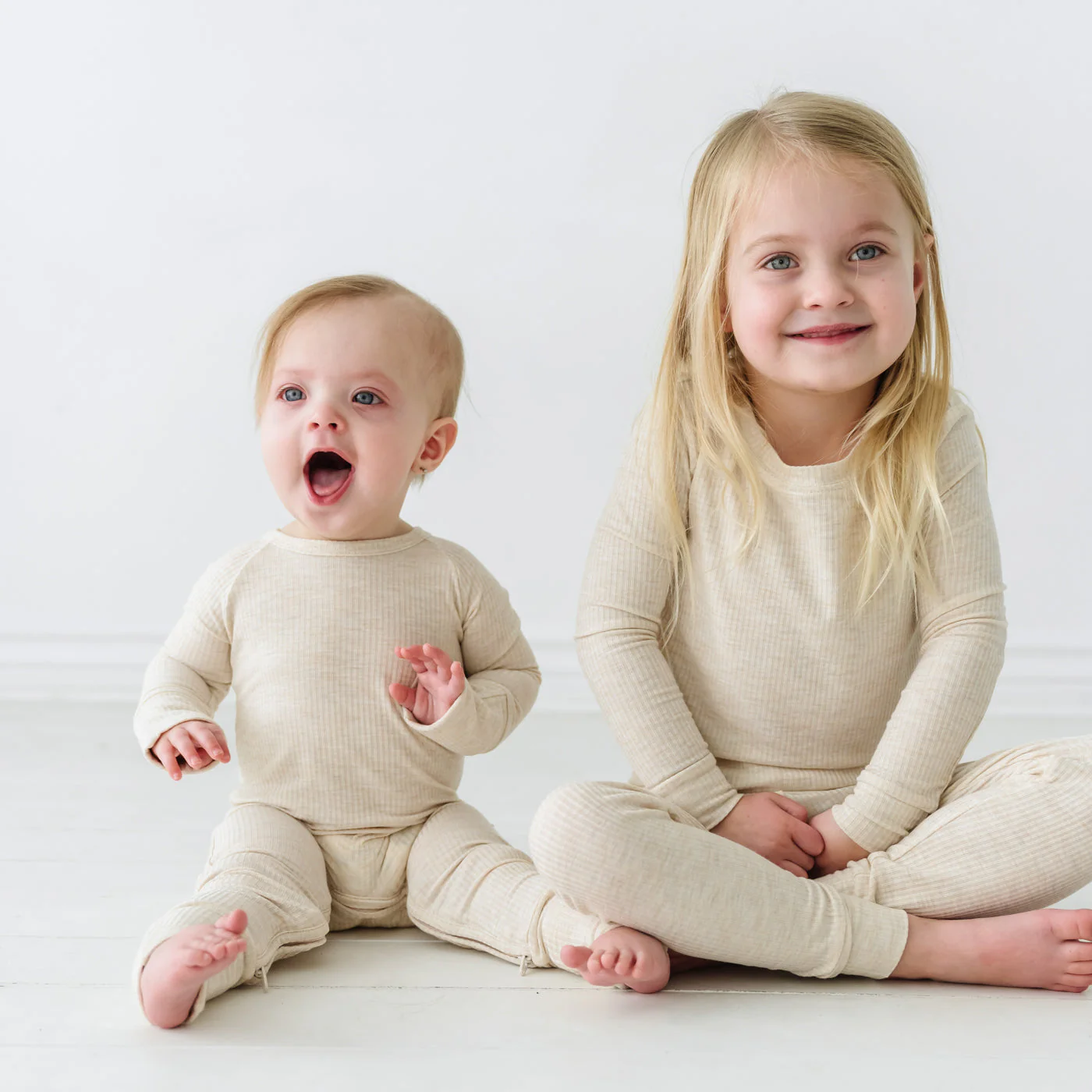 Heather Oatmeal Ribbed Two-Piece Pajama Set - Image 3
