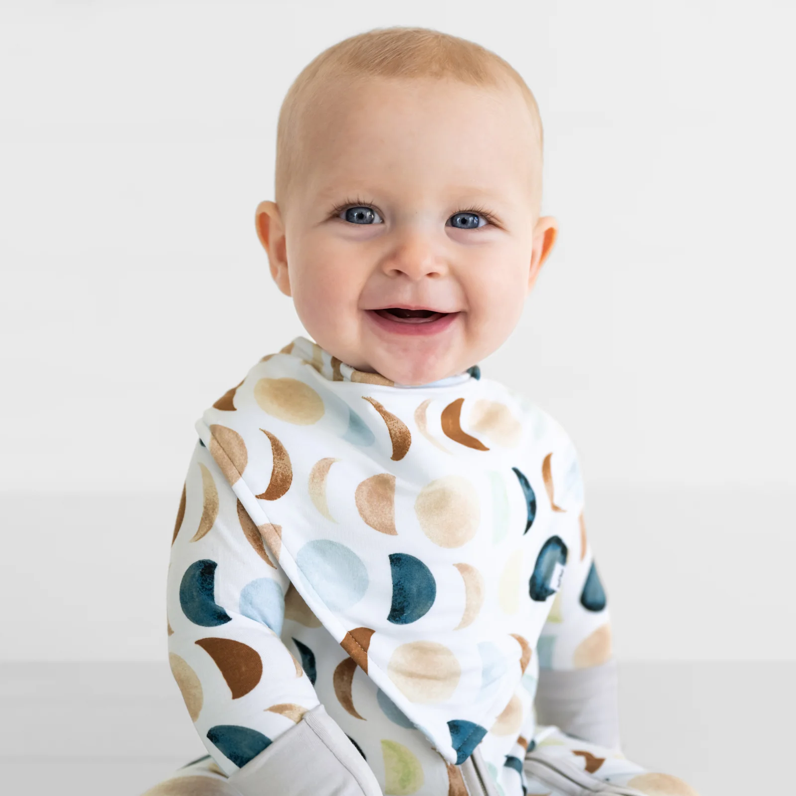 Luna Neutral Bandana Bib - Image 3