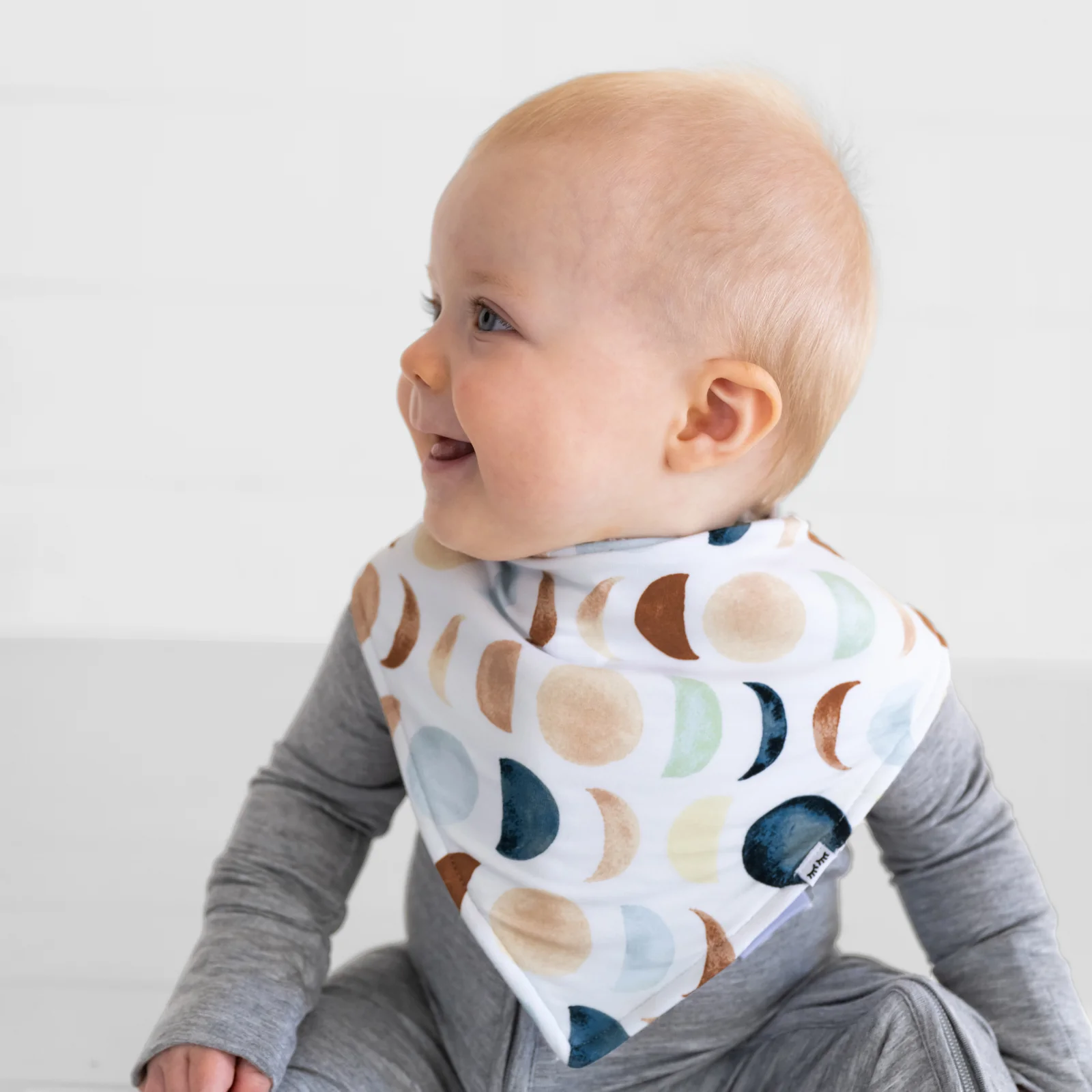 Luna Neutral Bandana Bib - Image 5
