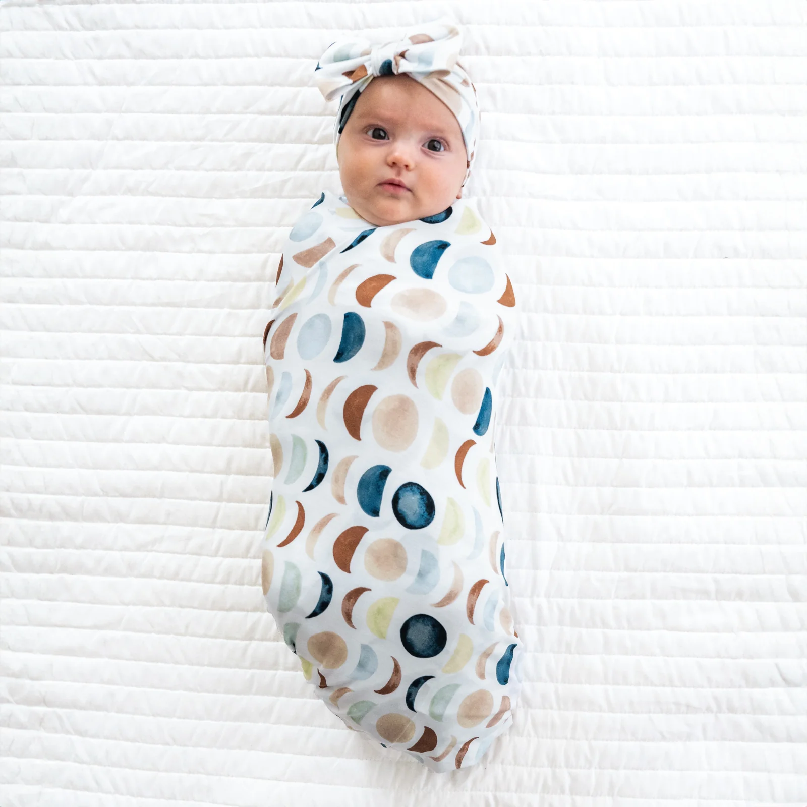 Luna Neutral Swaddle & Luxe Bow Headband Set - Image 5