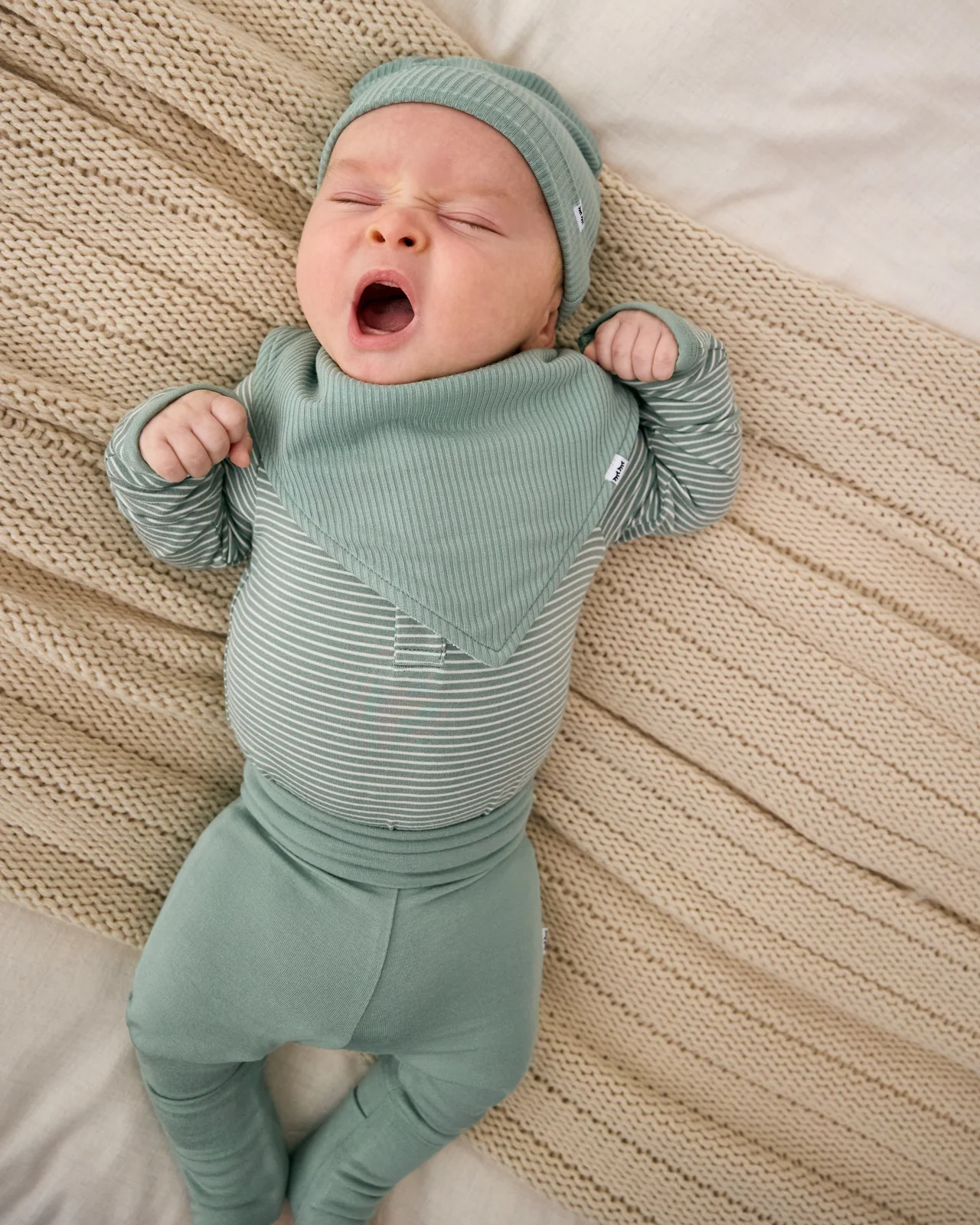 Willow Ribbed Bandana Bib - Image 3